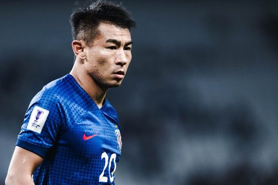于汉超自曝右膝6次手术:速度从队内前三跌至倒数