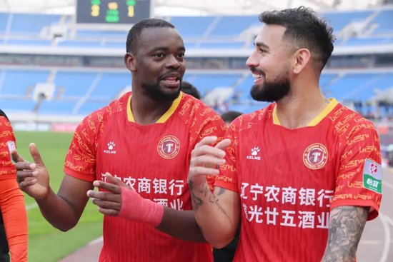姆本扎梅开二度+天外飞仙，放言学中国功夫庆祝